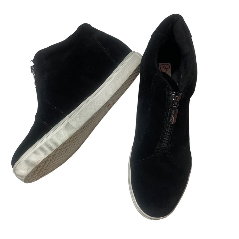 Blondo Waterproof Bootie Zip Suede 7 M (see measurements)